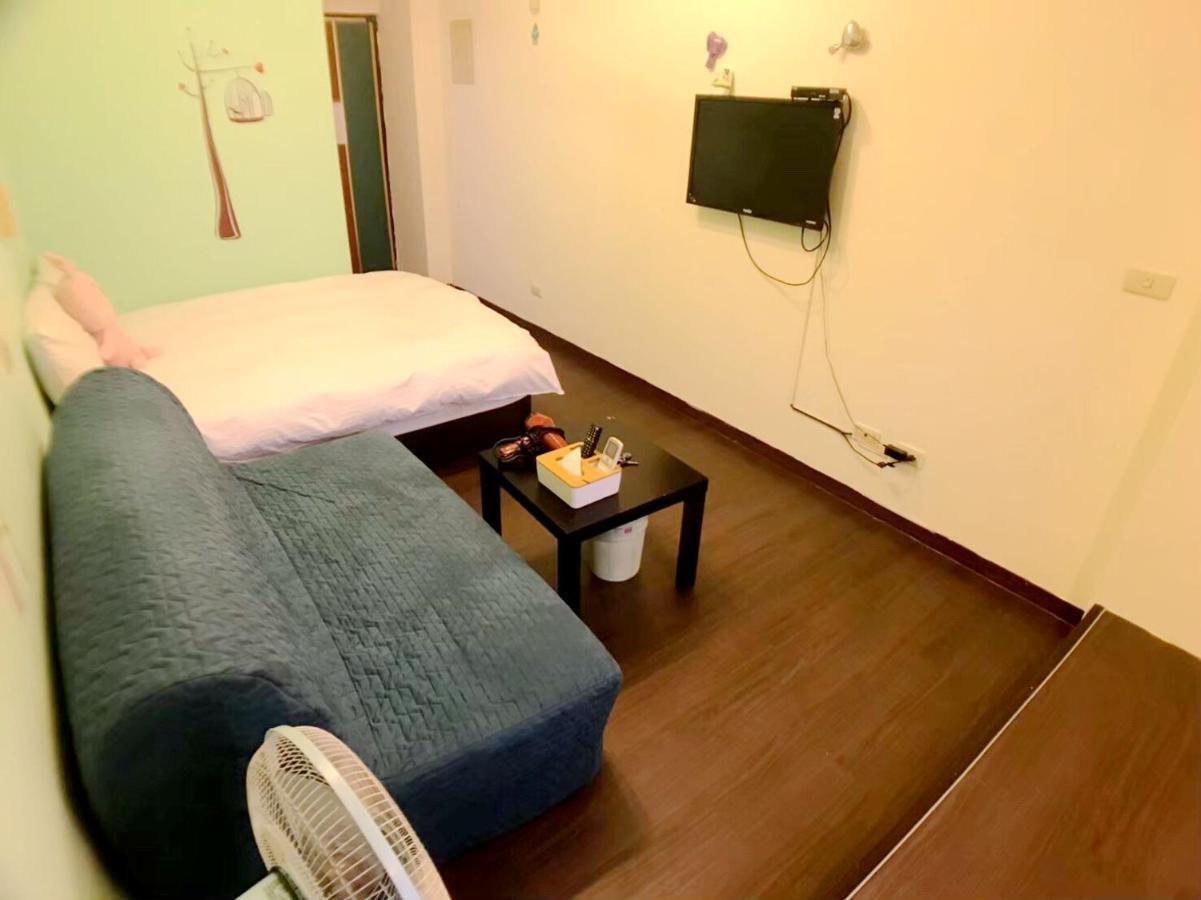 Happines Trip Inn Taichung Dış mekan fotoğraf
